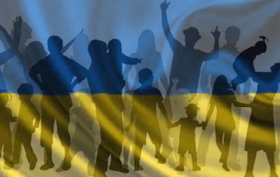 Большинство украинцев считают, что их страна идет «не туда» — Опрос