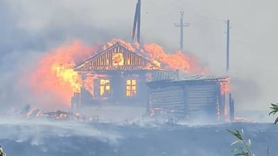 "Одни трубы стоят": уничтоженный огнем челябинский поселок сняли на видео