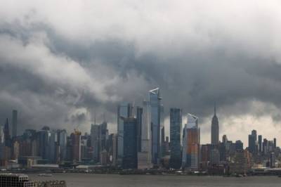 На Нью-Йорк обрушился мощный тропический шторм