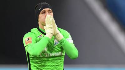 Российский вратарь Лунёв подписал контракт с немецким «Байером»