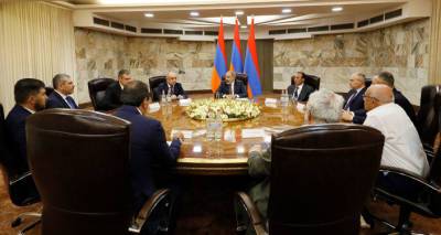 Пашинян создает "свою" оппозицию: эксперт о встрече с внепарламентскими силами