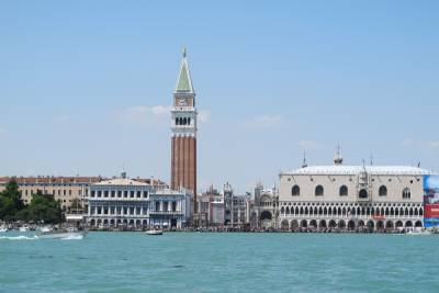 Многопалубным лайнерам запретили заходить в Венецианскую лагуну