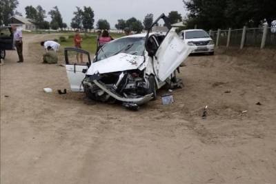 Водитель в деревне в Бурятии врезался в забор
