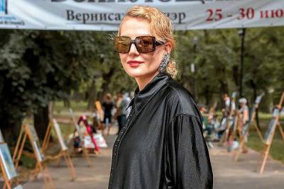Литвинова привезла в Москву чемодан подарков