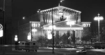 Старое фото Большого театра вызвало споры среди москвичей
