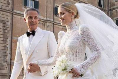 В сети появились новые фото со свадьбы Китти Спенсер: рассматриваем пять образов невесты