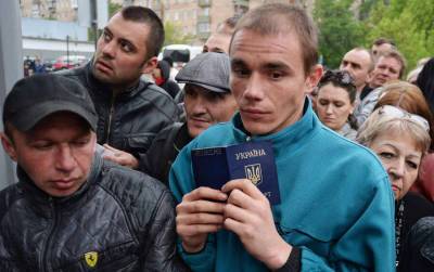 Заробитчане стали переводить на Украину больше денег