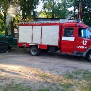 В Бердянске спасатели обеспечили электроснабжение детских лагерей после аварии. Фото