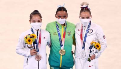 Бразильянка Андраде выиграла золото Олимпиады в опорном прыжке