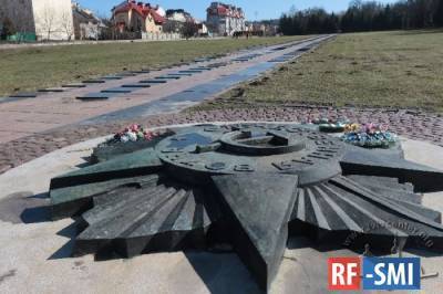 Россия направила Украине ноту из-за уничтожения советских памятников