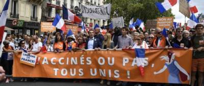 Во Франции в протестах против «паспортов здоровья» приняли участие более 200 000 человек