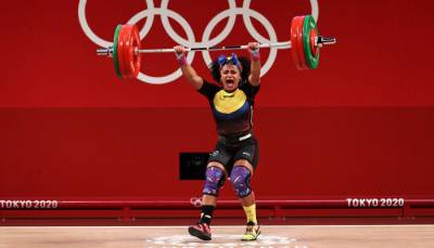 Баррера выиграла золото Олимпиады в тяжелой атлетике в весе до 76 кг