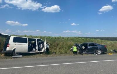 В Луганской области произошло ДТП с микроавтобусом, есть пострадавшие