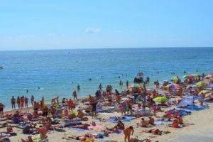 В сети показали пляжи курортной Кирилловки. ВИДЕО