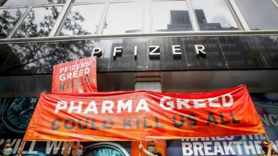 Pfizer и Moderna повысили цены на свои вакцины против коронавируса