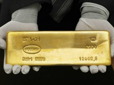 Граждане РФ начали массово покупать золото