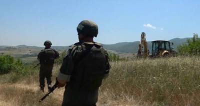В Карабахе под контролем миротворцев на сотовые вышки установили солнечные панели. Видео
