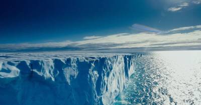 Ученые обнаружили вечные химикаты в тающих льдах Арктики: чем они опасны