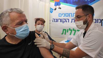 Ажиотаж вокруг третьей прививки: тысячи израильтян пришли на вакцинацию