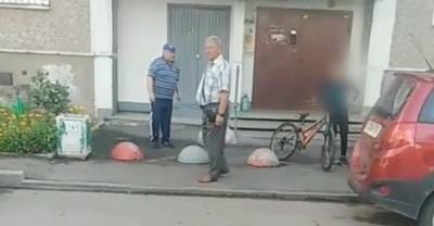 "Появись только ещё здесь!": В Екатеринбурге "хозяин двора" забрал велосипед у ребёнка и пригрозил ему расправой