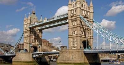 В Лондоне "заклинил" Тауэрский мост