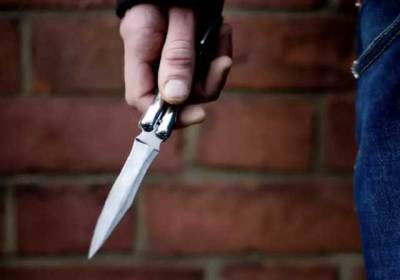 В Харькове несовершеннолетний в кафе напал с ножом на мужчину