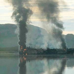 В порту Норвегии загорелся российский траулер