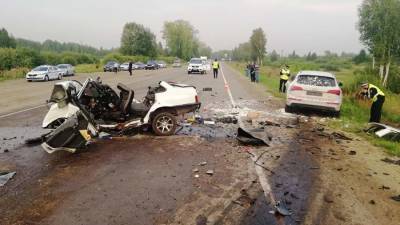 Водитель погиб и ребенок пострадал в ДТП в Свердловской области