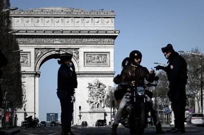 Власти Франции не будут наказывать нарушителей в первую неделю действия санпропусков