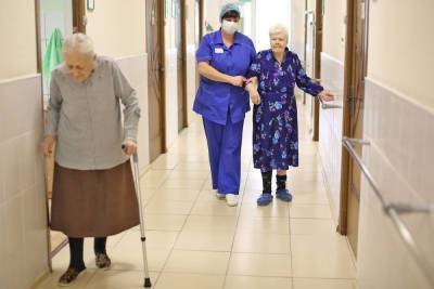 Волгоградцам рассказали о стоимости пребывания и услугах в домах престарелых