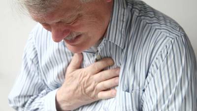 Врач назвал три главных признака сердечного приступа