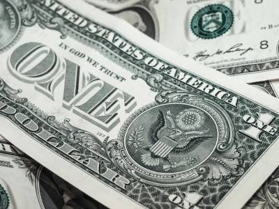 Доллар падает на открытии торгов во вторник