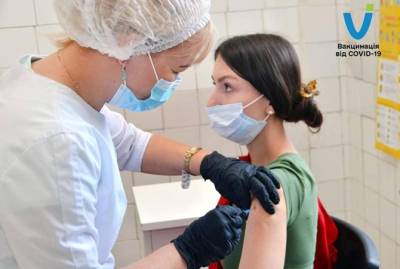 В Киеве количество прививок от коронавируса перевалило за миллион
