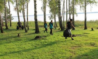 Сторонники партии «Новые люди» очистили озеро Сингуль в Тюменской области