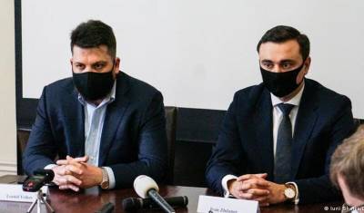 Покинувших РФ соратников Навального заподозрили в «финансировании экстремизма»