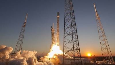 SpaceX запустит в космос спутник для отображения рекламы (фото)