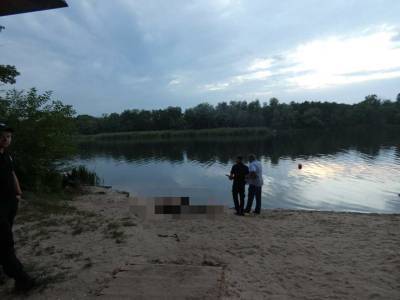 В Рубежном на пляже утонули двое мужчин