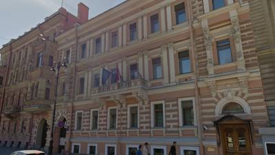 Визовый центр Венгрии в Петербурге приостановил приём заявлений
