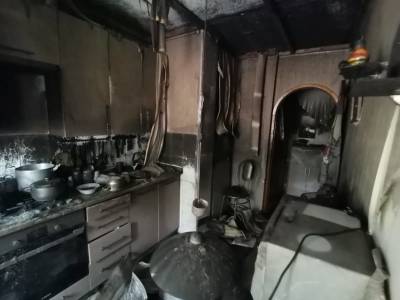Из горящей квартиры вынесли женщину. Подробности пожара в Димитровграде