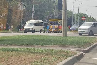 В аварии на макеевском шоссе пострадали пассажиры автобуса: ФОТО