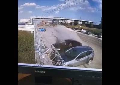 Момент массового ДТП у Рязанской ГРЭС, в котором пострадала женщина, попал на видео