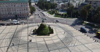 Возле Софии в Киеве неизвестные устроили опасный дрифт: власти города обратились в полицию