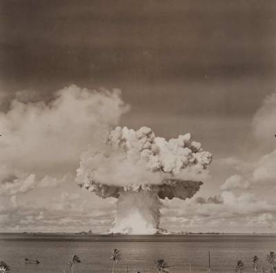 Нейтронная бомба не была принята на вооружение странами из-за открытия сплава для ее нейтрализации