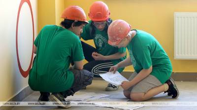 ФОТОФАКТ: Сервисный студенческий отряд "Импульс" трудится на областной молодежной стройке в Гомеле