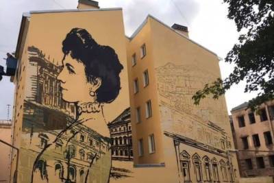 Дом на Лиговском проспекте украсило легальное граффити с Матильдой Кшесинской