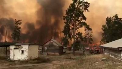 МЧС направит дополнительные силы на тушение лесных пожаров в Якутии
