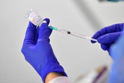Тысячи жителей Германии получили физраствор вместо вакцины от коронавируса