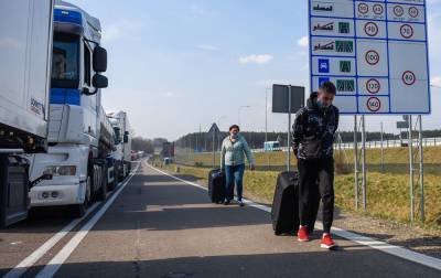 Латвия объявила чрезвычайное положение на границе из-за мигрантов из Беларуси