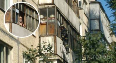 Чебоксарский пенсионер повис на окне: он был заперт в квартире и хотел выйти