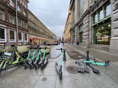 Парковке самокатов в Петербурге прописали народный контроль
